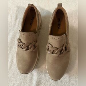 Mad Love, Women's Shoes Size 10, Beige Platform, Chain accent